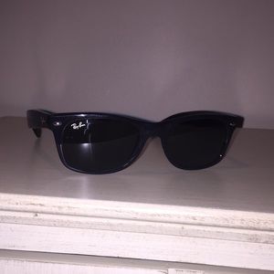 Barely worn. Ray bans!